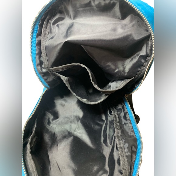 No Boundaries Unisex Nylon Sling Bag -Color:Teal Gem - Picture 6 of 6